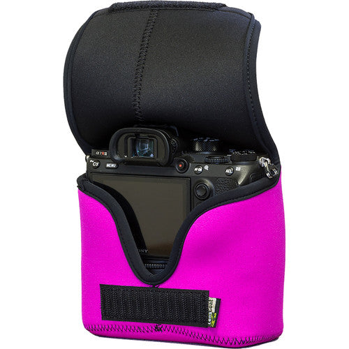 LensCoat BodyBag M&nbsp;with Grip for Sony Alpha a7 III, a7R III, a7R IV, a9, a9II (Pink)