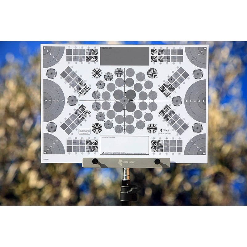 Pret a Tourner Mega Sharpness Box Spherical Lens Test with Magnetic Calibration Chart