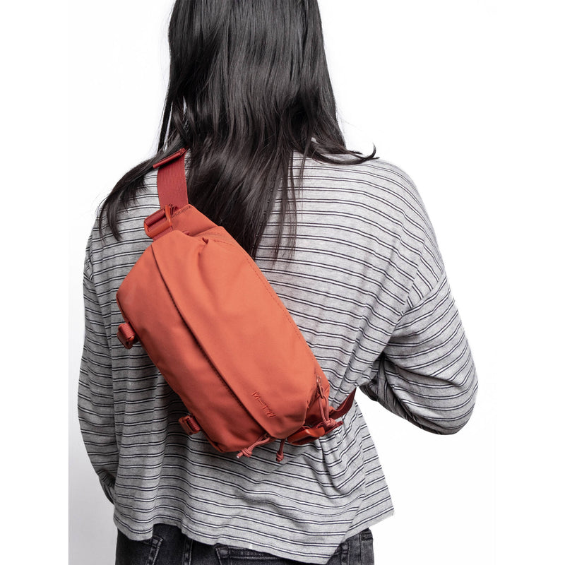 Moment MTW Fanny Sling (Clay, 2L)