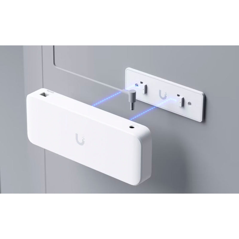 Ubiquiti Networks Switch Ultra 8-Port Gigabit PoE+ Compliant Managed Network Switch