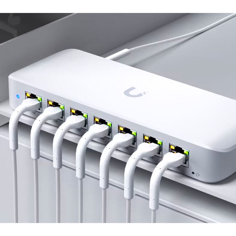 Ubiquiti Networks Switch Ultra 8-Port Gigabit PoE+ Compliant Managed Network Switch