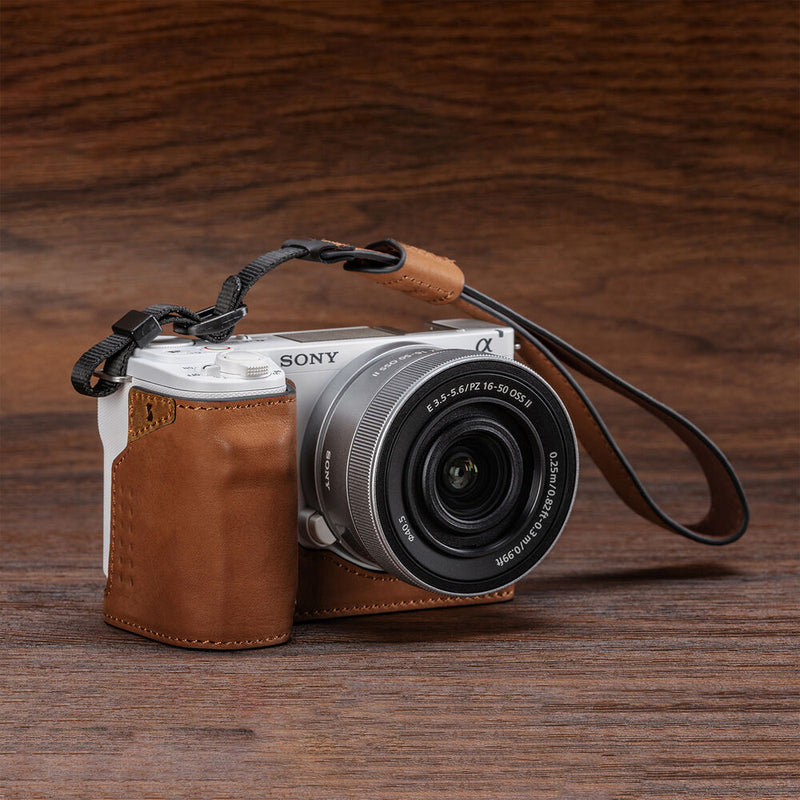 SmallRig Leather Half Case with Wrist Strap for Sony ZV-E10 II (Brown)