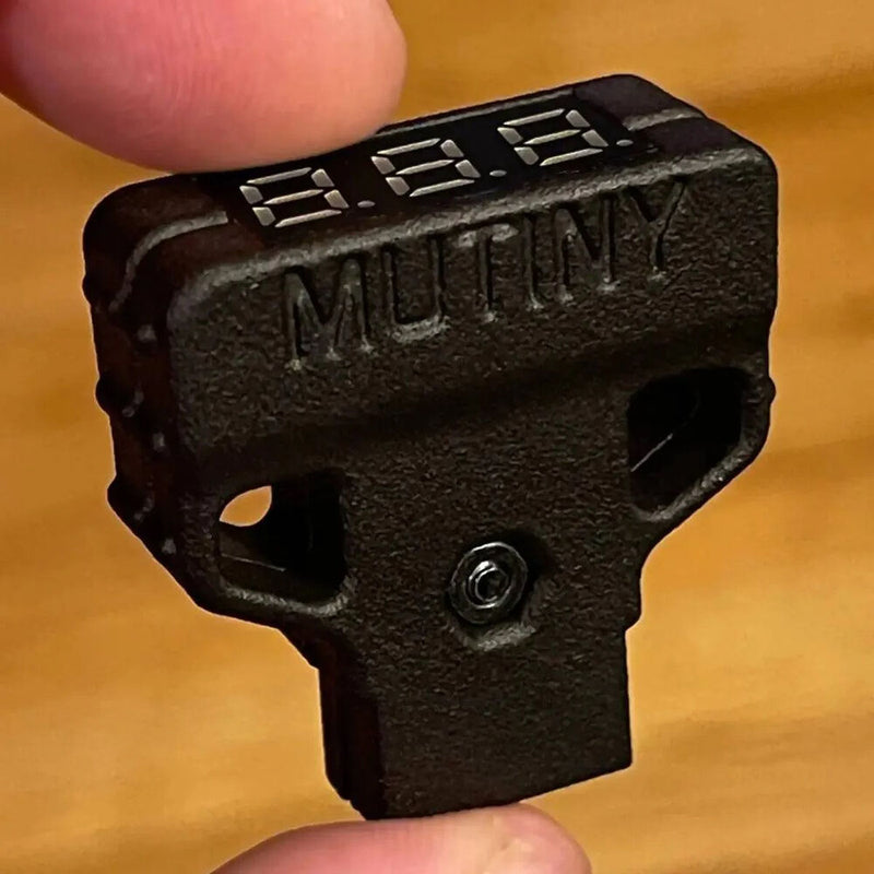 MUTINY V-TAP D-Tap Voltage Meter (Amber/Yellow)