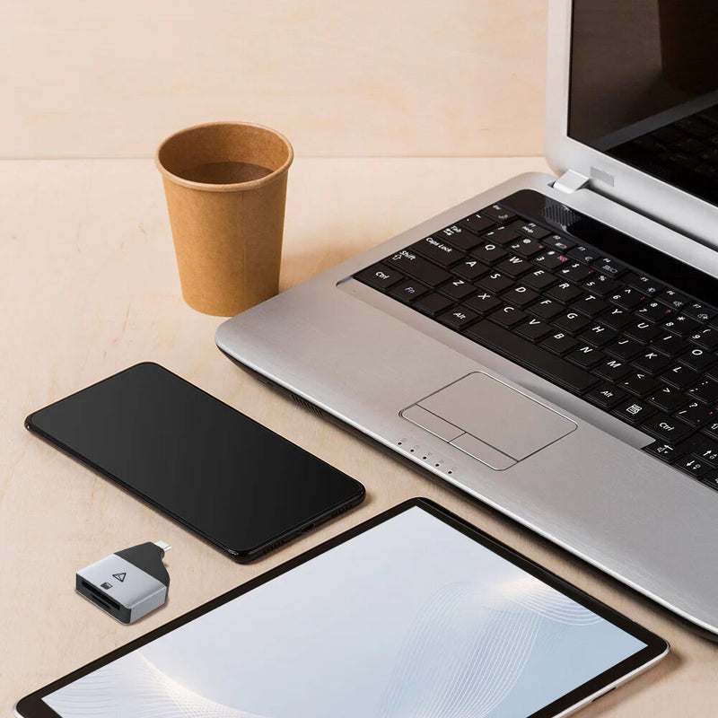 Adonit Nest USB-C to Card Reader Adapter