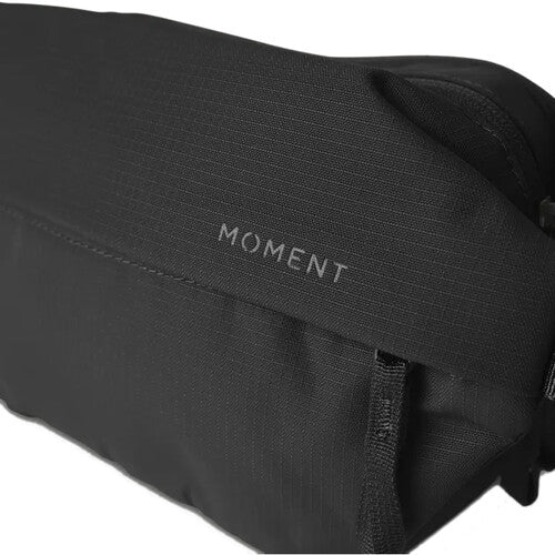 Moment Everything Sling (Black, 2L)