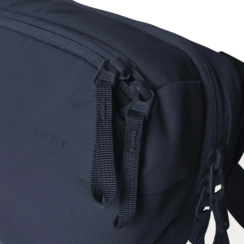 Moment Everything Sling (Navy, 4L)