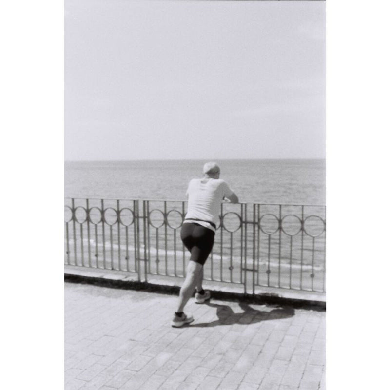 Lomography MonoChrome Duet Black and White Starter Kit (35mm Roll Film, 36 Exposures)