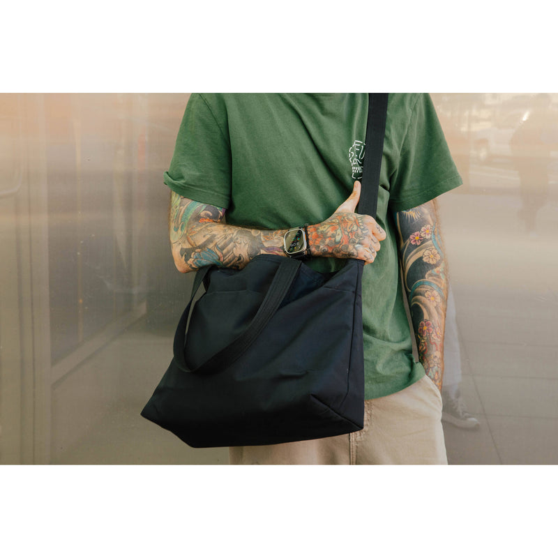 Moment Everything Travel Tote (Navy)