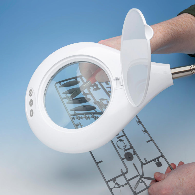 SHESTO LC8070LED/UK Magnifier, Bench / Desktop, 1.75x, 1.3 m Length Arm, UK Plug