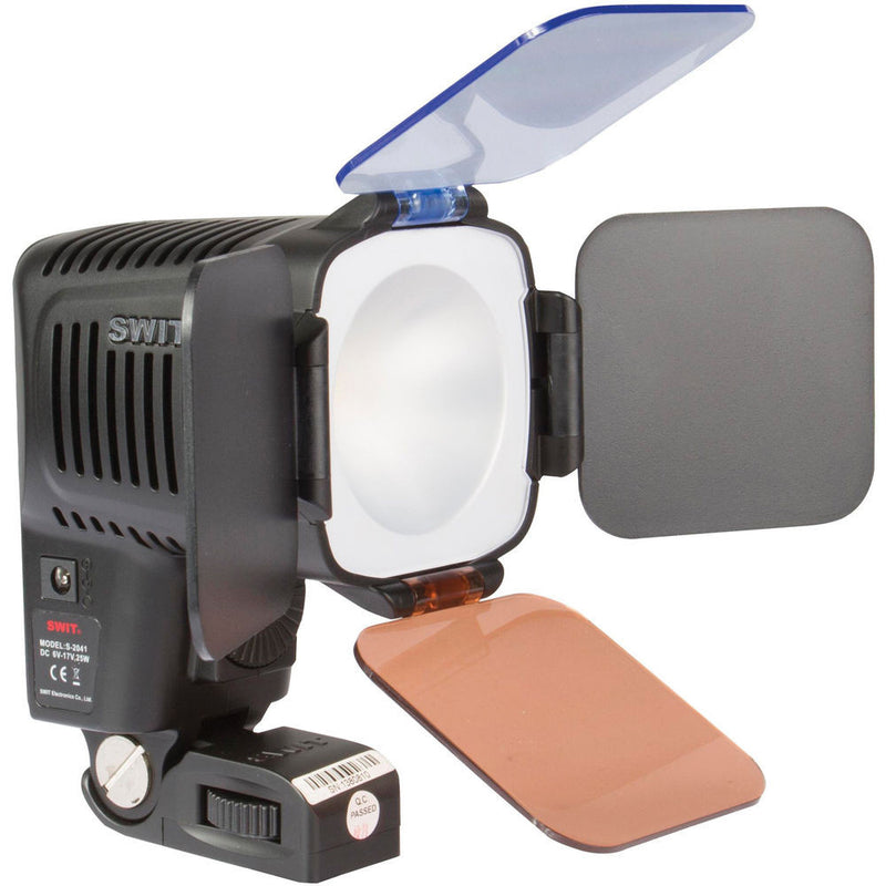 SWIT S-2041D Chip-Array LED On-Camera Light with Panasonic VW-VBD58 Battery Plate