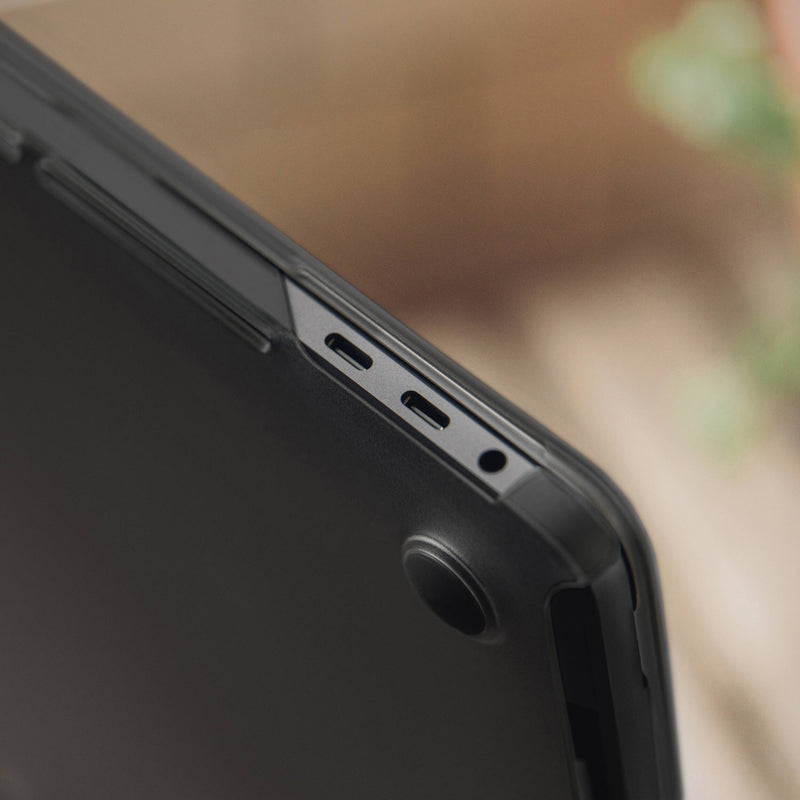 Moshi iGlaze Hard-Shell Case for 16" MacBook Pro (Stealth Black)