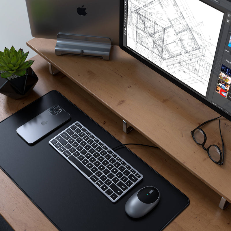 Satechi Slim W1 Wired Backlit Keyboard (Space Gray)
