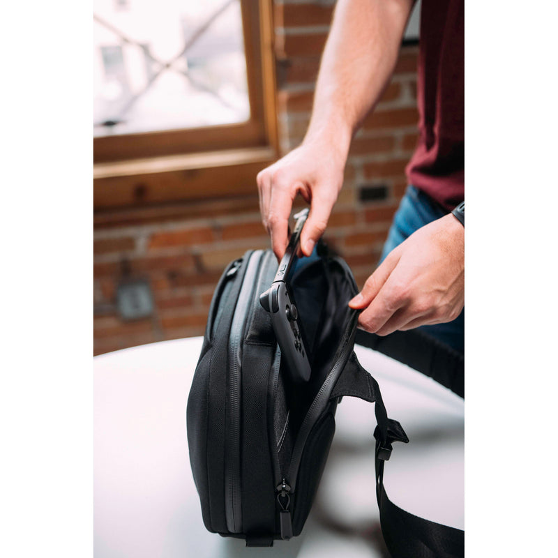 Nomatic Navigator 6L Sling (Black)