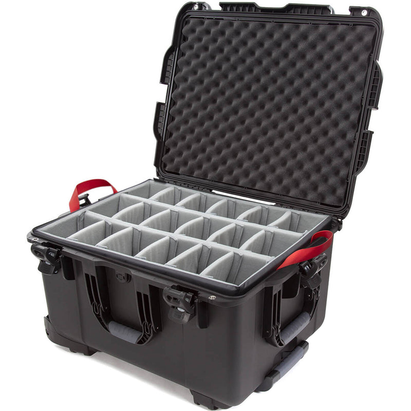 Nanuk 960 Hard Rolling Case with Divider Insert (Black)
