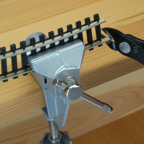 Multicomp PRO MP007098 MP007098 Bench Vice Mini Aluminium Alloy 30 mm 40